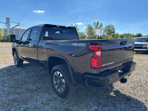 2024 Chevrolet Silverado 2500 Custom
