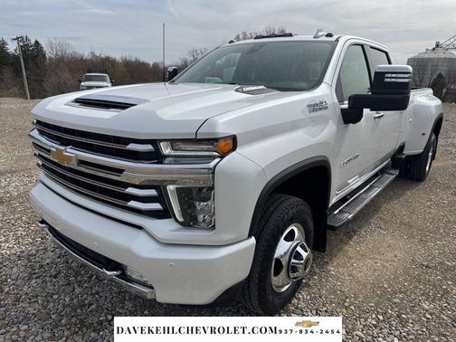 Iridescent Pearl Tricoat 2022 Chevrolet Silverado 3500 High Country