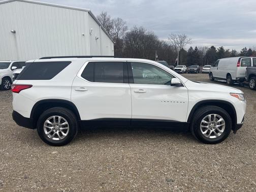 2021 Chevrolet Traverse LT Cloth