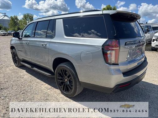 2024 Chevrolet Suburban RST