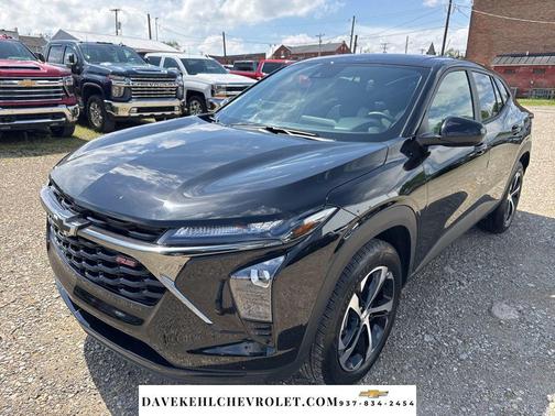Mosaic Black Metallic 2025 Chevrolet Trax FWD 1RS