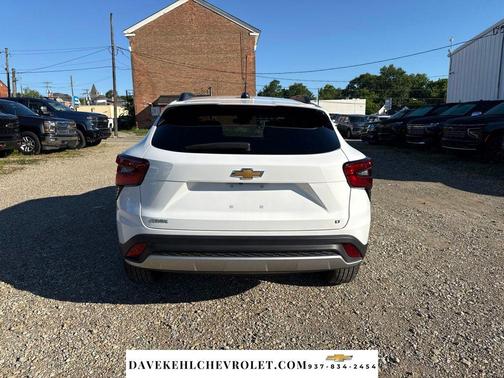 Summit White 2025 Chevrolet Trax LT