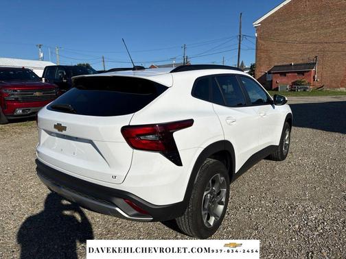 Summit White 2025 Chevrolet Trax LT