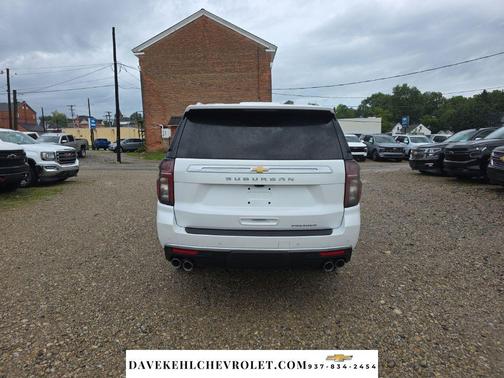 Iridescent Pearl Tricoat 2024 Chevrolet Suburban Premier