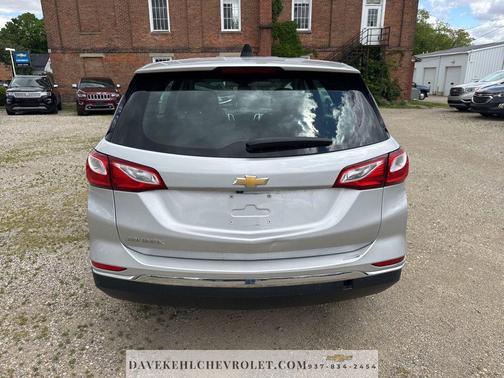 Silver Ice Metallic 2018 Chevrolet Equinox LS