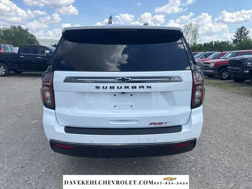 Summit White 2022 Chevrolet Suburban RST