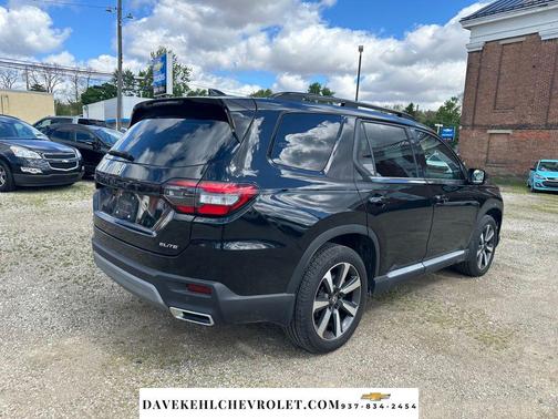 Crystal Black Pearl 2025 Honda Pilot Elite