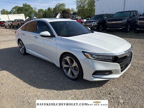 Platinum White Pearl 2018 Honda Accord Touring