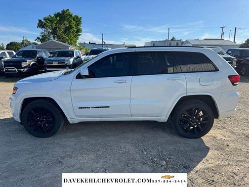 Bright White Clearcoat 2018 Jeep Grand Cherokee Altitude
