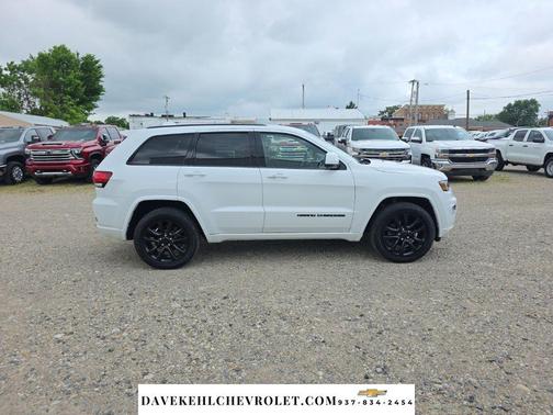 Bright White Clearcoat 2018 Jeep Grand Cherokee Altitude