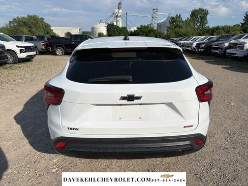 Summit White 2025 Chevrolet Trax FWD 1RS