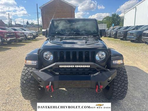 Black Clearcoat 2021 Jeep Gladiator Sport S