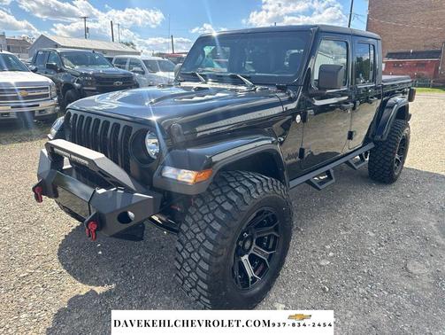 Black Clearcoat 2021 Jeep Gladiator Sport S