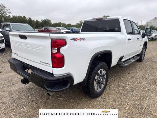Summit White 2024 Chevrolet Silverado 2500 Custom