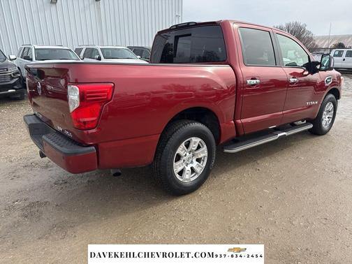 2017 Nissan Titan SV