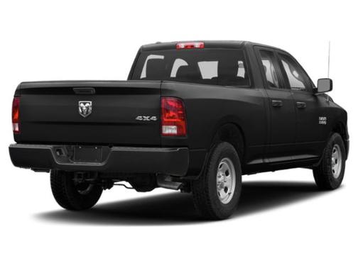 Brilliant Black Crystal Pearlcoat 2018 RAM 1500 Express