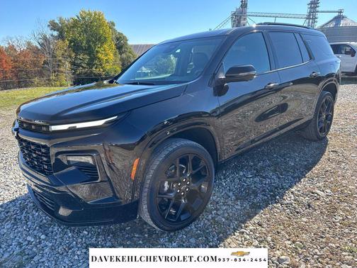 Mosaic Black Metallic 2024 Chevrolet Traverse RS