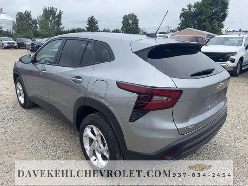 2025 Chevrolet Trax LS