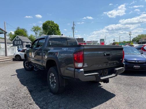 Magnetic Gray Metallic 2017 Toyota Tacoma TRD Off Road