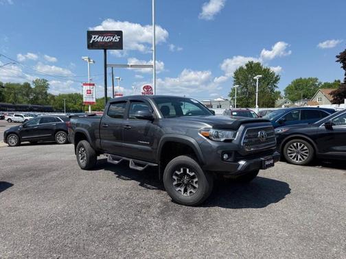 Magnetic Gray Metallic 2017 Toyota Tacoma TRD Off Road