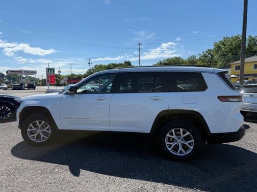 Bright White Clearcoat 2022 Jeep Grand Cherokee L Limited