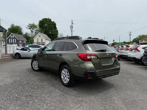 Wilderness Green Metallic 2019 Subaru Outback 2.5i Premium