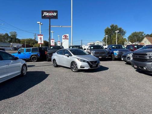 Brilliant Silver Metallic 2021 Nissan Versa 1.6 SV
