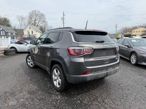Granite Crystal Clearcoat Metallic 2018 Jeep Compass Latitude