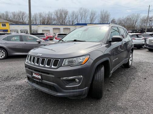 Granite Crystal Clearcoat Metallic 2018 Jeep Compass Latitude