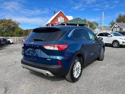 Blue 2020 Ford Escape SE