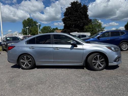 Ice Silver Metallic 2018 Subaru Legacy 2.5i Limited