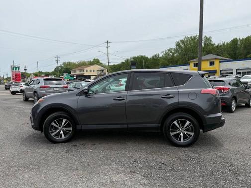 Magnetic Gray Metallic 2018 Toyota RAV4 XLE