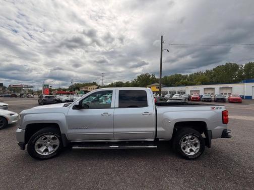 Silver Ice Metallic 2018 Chevrolet Silverado 1500 LT