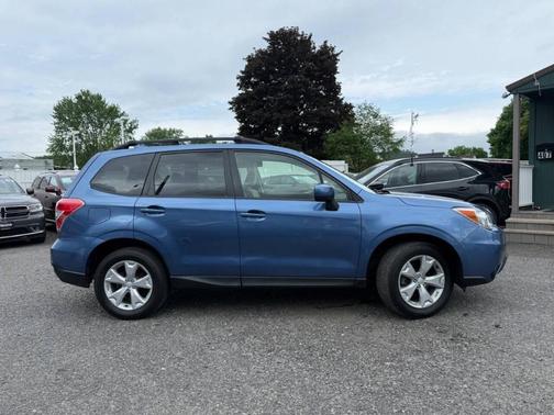 Quartz Blue Pearl 2016 Subaru Forester 2.5i Premium