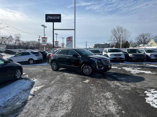 Black Metallic 2019 Cadillac XT5 Luxury
