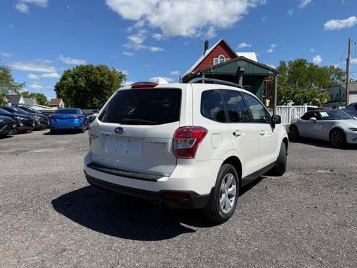 Crystal White Pearl 2016 Subaru Forester 2.5i Premium