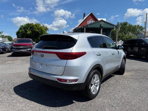 Sparkling Silver 2018 Kia Sportage LX