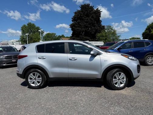 Sparkling Silver 2018 Kia Sportage LX