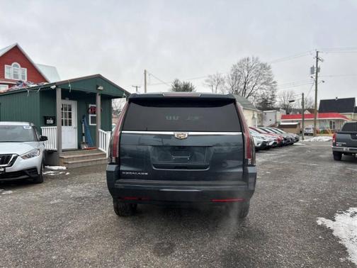 Manhattan Noir Metallic 2019 Cadillac Escalade Luxury