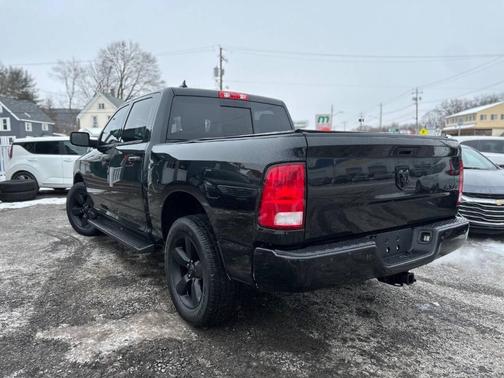 Black Clearcoat 2018 RAM 1500 Big Horn