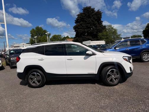 White Frost Tri-Coat 2020 GMC Terrain SLT
