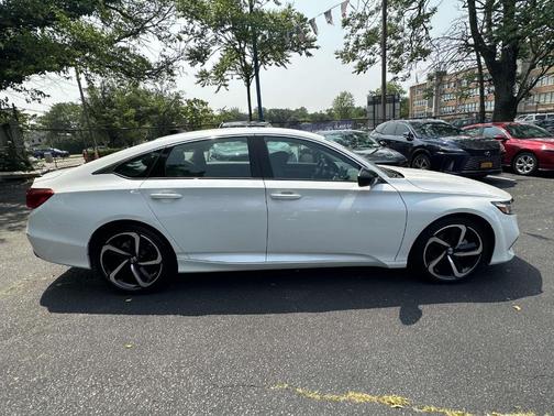 2022 Honda Accord Sport SE