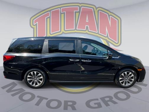 Crystal Black Pearl 2024 Honda Odyssey