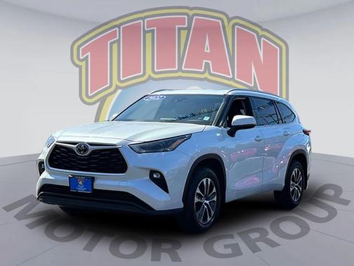 2022 Toyota Highlander XLE