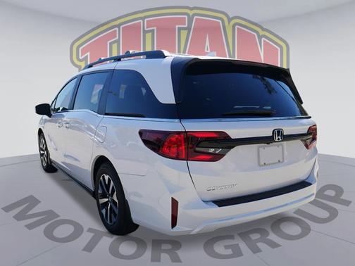 Platinum White Pearl 2026 Honda Odyssey EX-L