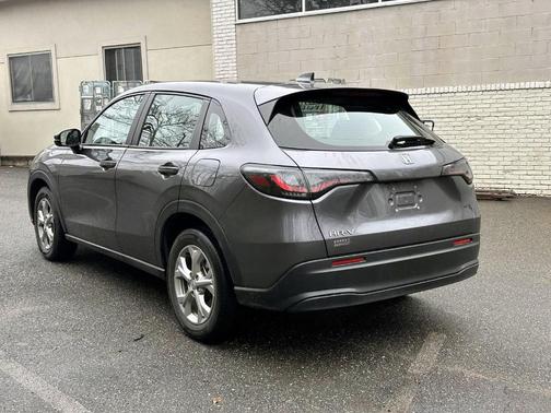 Gray 2024 Honda HR-V LX