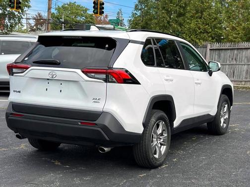 2023 Toyota RAV4 XLE