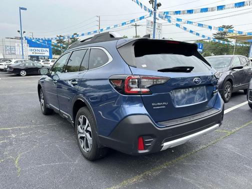 2022 Subaru Outback Touring