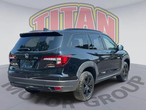 Crystal Black Pearl 2022 Honda Pilot AWD TrailSport