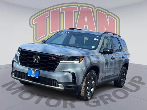 Sonic Gray Pearl 2023 Honda Pilot TrailSport